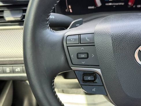 Used 2025 Toyota Camry SE w/ Convenience Package FWD image 29