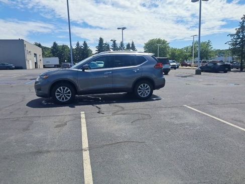 Used 2018 Nissan Rogue SV w/ Premium Package AWD/4WD image 12