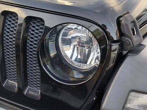 Used 2020 Jeep Wrangler Sport AWD/4WD image 22