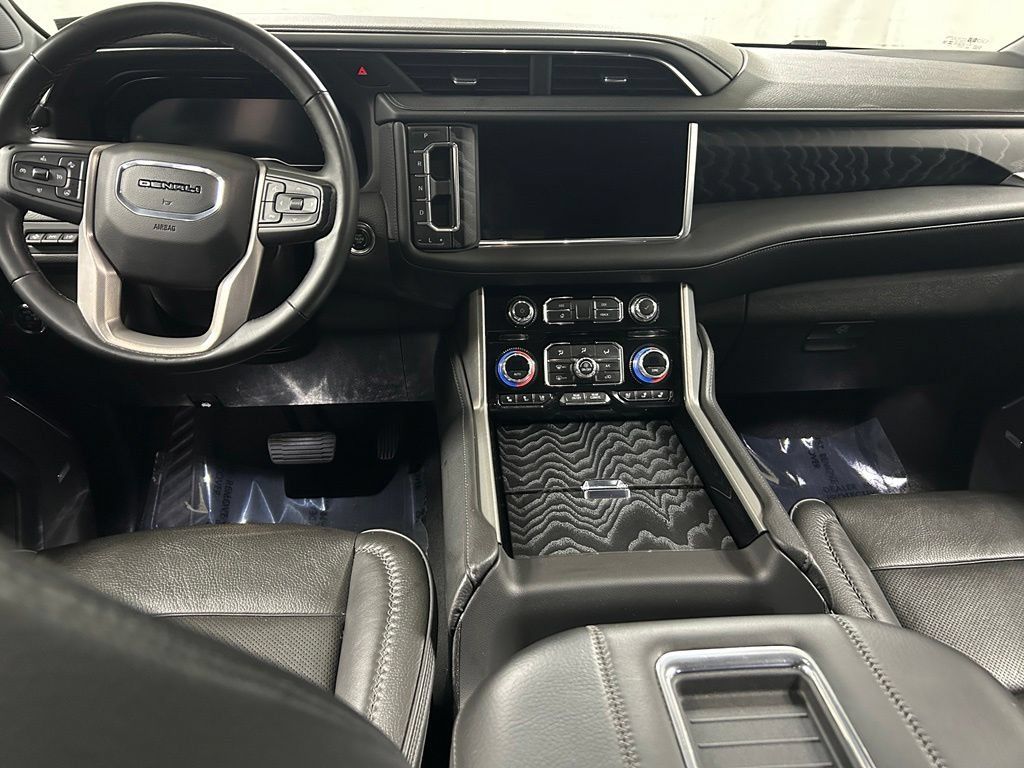 Used 2023 GMC Yukon Denali w/ LPO, Floor Liner Package AWD/4WD image 15