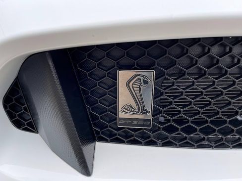 Used 2016 Ford Mustang Shelby GT350 w/ Technology Package image 36