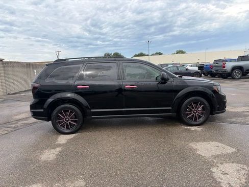 Used 2019 Dodge Journey SE w/ Blacktop Package FWD image 6