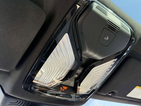 Used 2020 BMW 530i xDrive w/ Convenience Package image 23