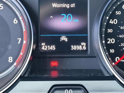 Used 2021 Volkswagen Atlas SE w/ Panoramic Sunroof Package FWD image 25