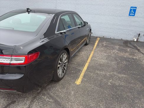 Used 2019 Lincoln Continental Select w/ Continental Climate Package AWD/4WD image 3