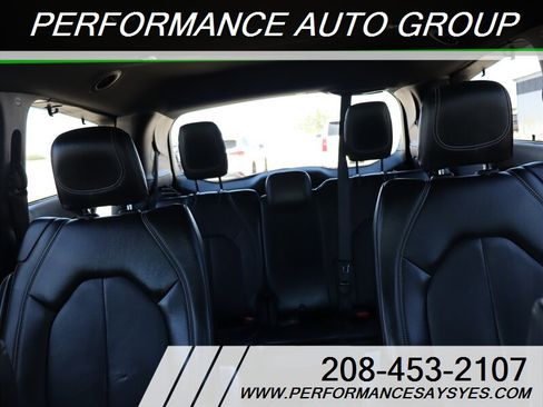 Used 2020 Chrysler Pacifica Touring-L Plus FWD image 7