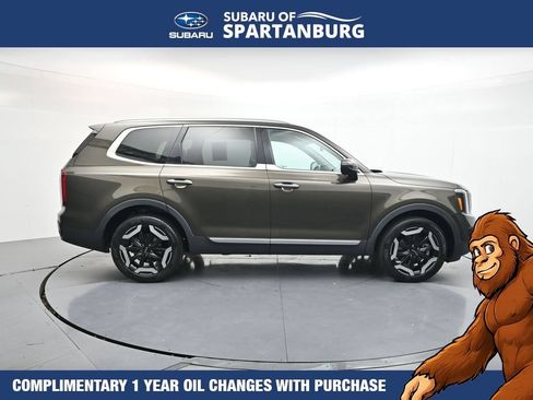 Used 2023 Kia Telluride S FWD image 9