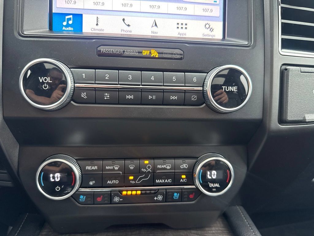 Used 2019 Ford Expedition Limited AWD/4WD image 39