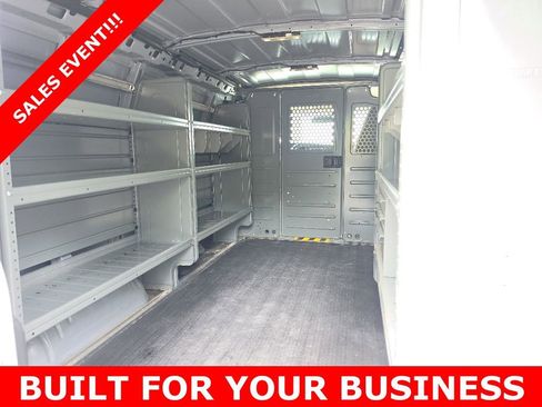 Used 2021 Chevrolet Express 2500 w/ Communications Package RWD image 9