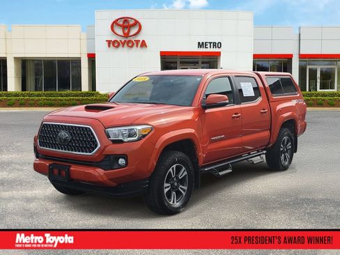 Used 2018 Toyota Tacoma TRD Sport AWD/4WD image 1