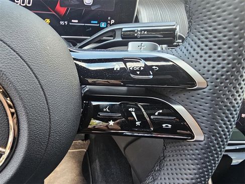 Certified 2025 Mercedes-Benz GLC 300 4MATIC image 19