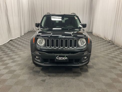 Used 2017 Jeep Renegade Latitude image 3
