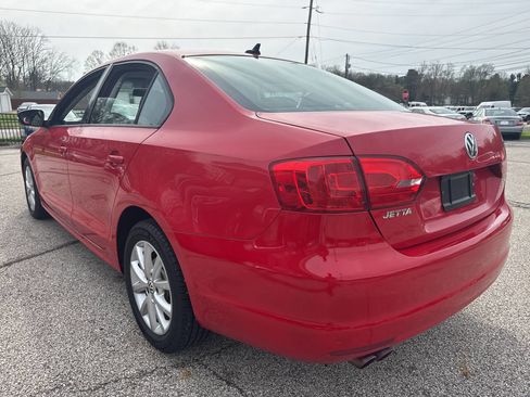Used 2011 Volkswagen Jetta SE FWD image 28