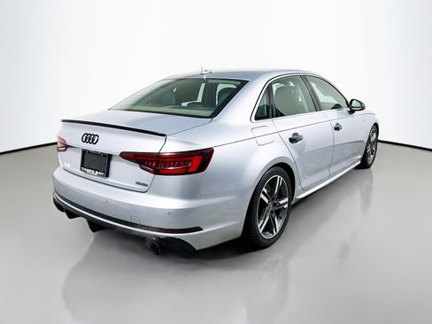 Used 2018 Audi A4 2.0T Premium Plus image 4