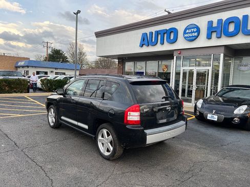 Used 2009 Jeep Compass Limited w/ Sun/Sound Group FWD image 11