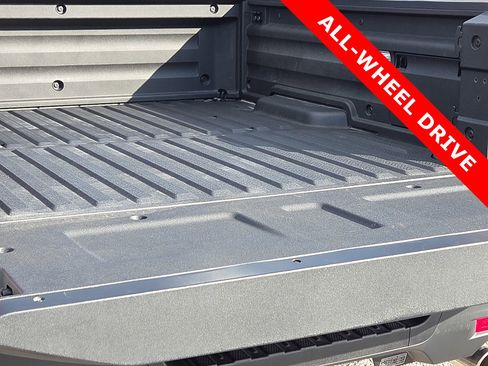 Used 2025 Honda Ridgeline Sport image 9