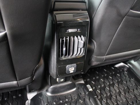 Certified 2022 Jeep Compass Latitude image 33