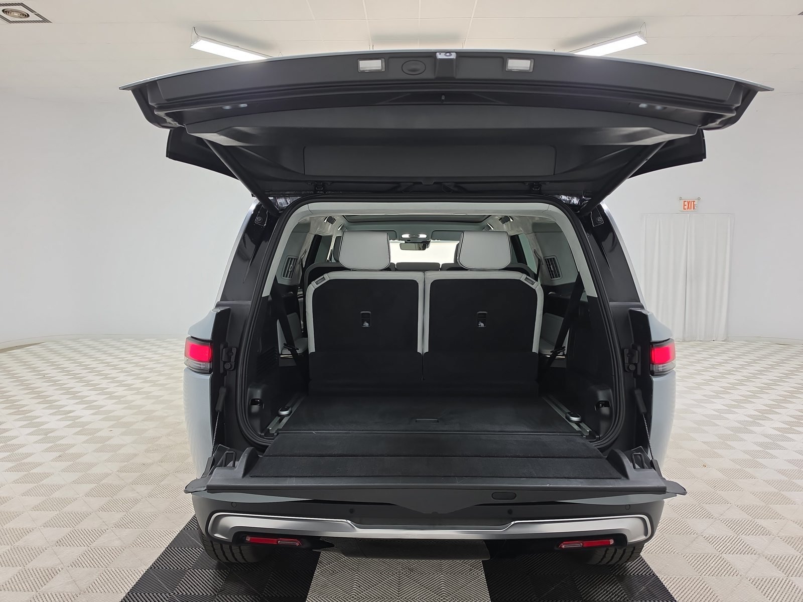 Used 2023 Rivian R1S Adventure Quad AWD/4WD image 15