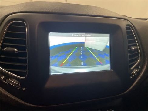 Used 2021 Jeep Compass Latitude image 17