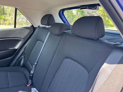 Used 2023 Hyundai Venue SE FWD image 30