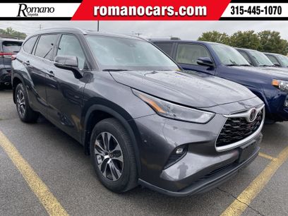 Used 2022 Toyota Highlander XLE