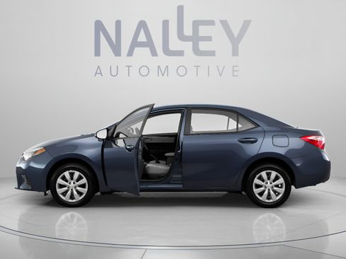 Used 2016 Toyota Corolla LE FWD image 2