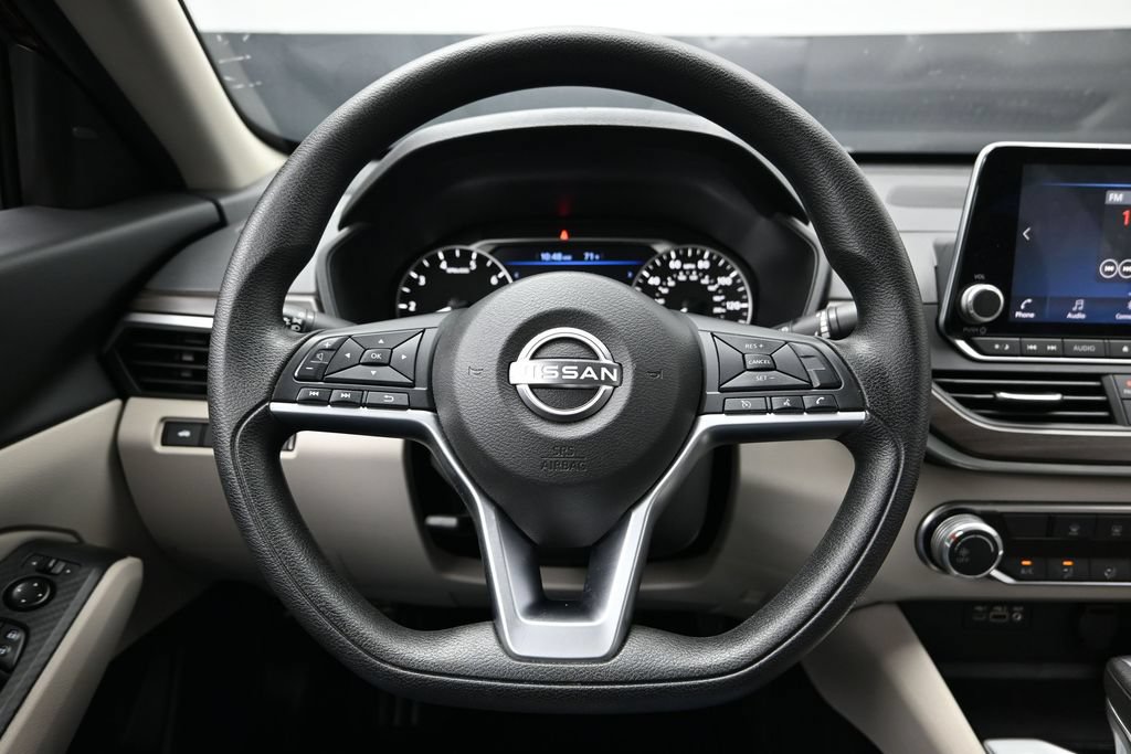 Used 2024 Nissan Altima 2.5 SV FWD image 18