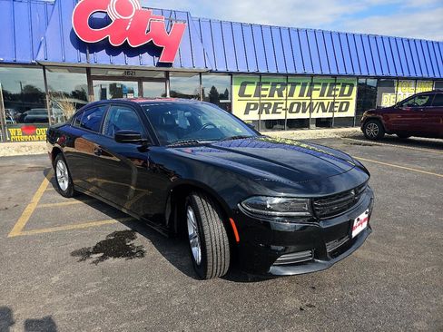 Used 2022 Dodge Charger SXT w/ Leather Interior Group image 7