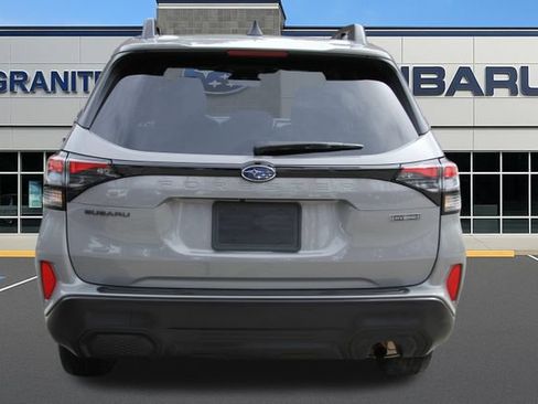 Used 2025 Subaru Forester Premium AWD/4WD image 9