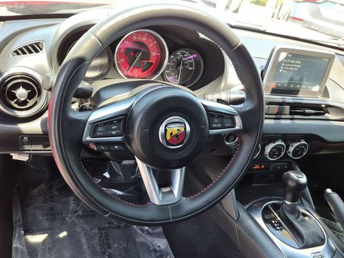 Used 2020 FIAT 124 Spider Abarth w/ Navigation & Sound Group RWD image 19