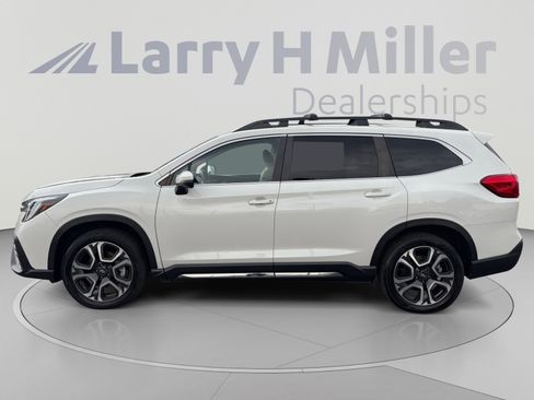 Used 2023 Subaru Ascent Limited AWD/4WD image 2