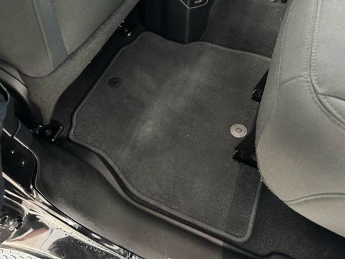Used 2019 Jeep Wrangler Unlimited Sahara w/ Safety Group AWD/4WD image 21