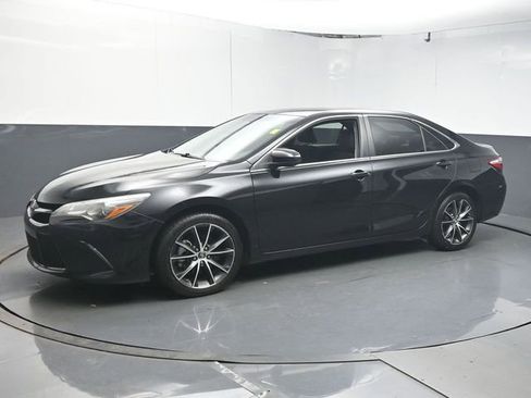 Used 2015 Toyota Camry XSE FWD image 4