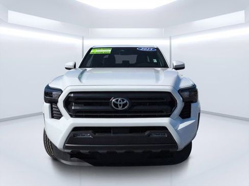 Used 2025 Toyota Tacoma SR5 RWD image 8