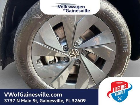 Certified 2025 Volkswagen Taos S FWD image 11