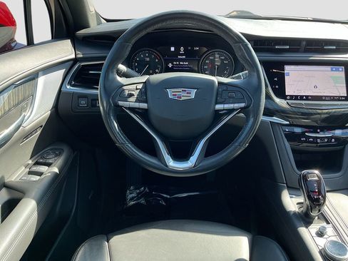 Used 2022 Cadillac XT6 Premium Luxury w/ Technology Package image 23