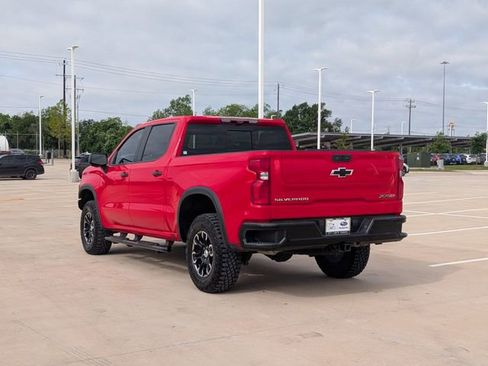 Used 2023 Chevrolet Silverado 1500 ZR2 w/ Technology Package AWD/4WD image 4