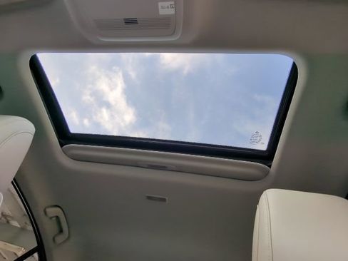 New 2026 MAZDA MAZDA3 2.5 S Sedan w/ Preferred Pkg image 22