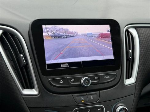 Used 2024 Chevrolet Malibu LT image 23