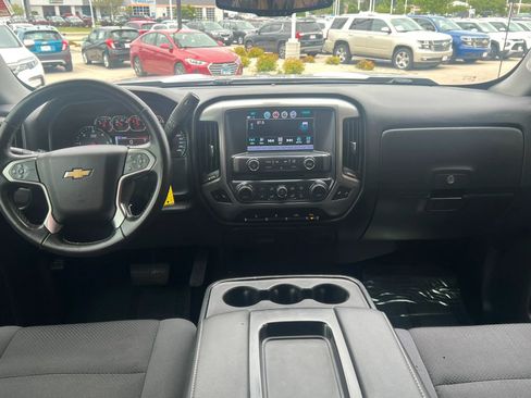 Used 2018 Chevrolet Silverado 1500 LT w/ All Star Edition AWD/4WD image 11