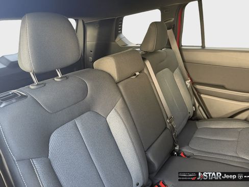 New 2026 Jeep Cherokee Laredo AWD/4WD image 29