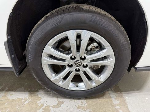 Used 2021 Toyota Sienna XSE w/ XSE Plus Package AWD/4WD image 6