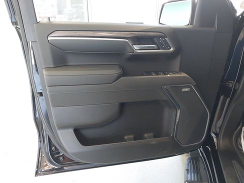 Used 2025 Chevrolet Silverado 1500 LTZ AWD/4WD image 25