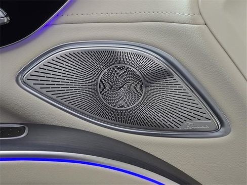 Used 2023 Mercedes-Benz EQS 580 4MATIC SUV image 17