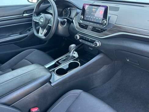 Certified 2024 Nissan Altima 2.5 SV FWD image 15