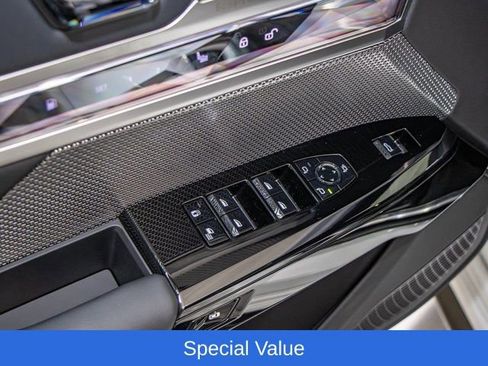 Used 2025 BMW 750e xDrive w/ Executive Package AWD/4WD image 14