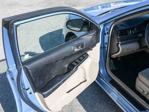 Used 2012 Toyota Camry LE FWD image 25