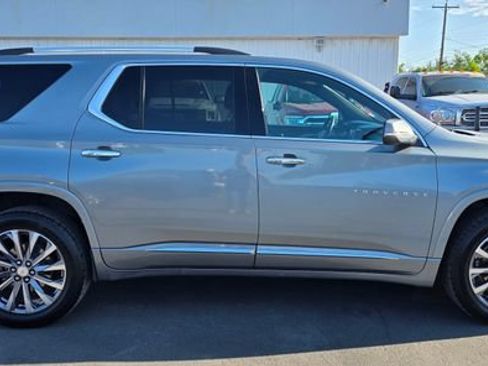Used 2023 Chevrolet Traverse Premier AWD/4WD image 6