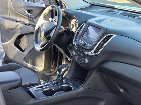 Used 2022 Chevrolet Equinox LT image 30