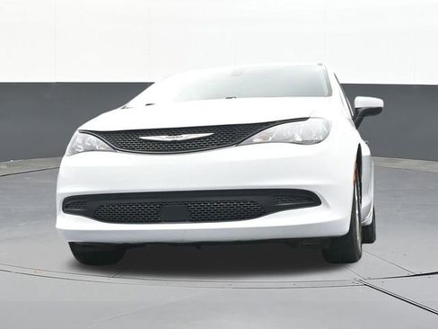 Used 2022 Chrysler Voyager LX FWD image 58